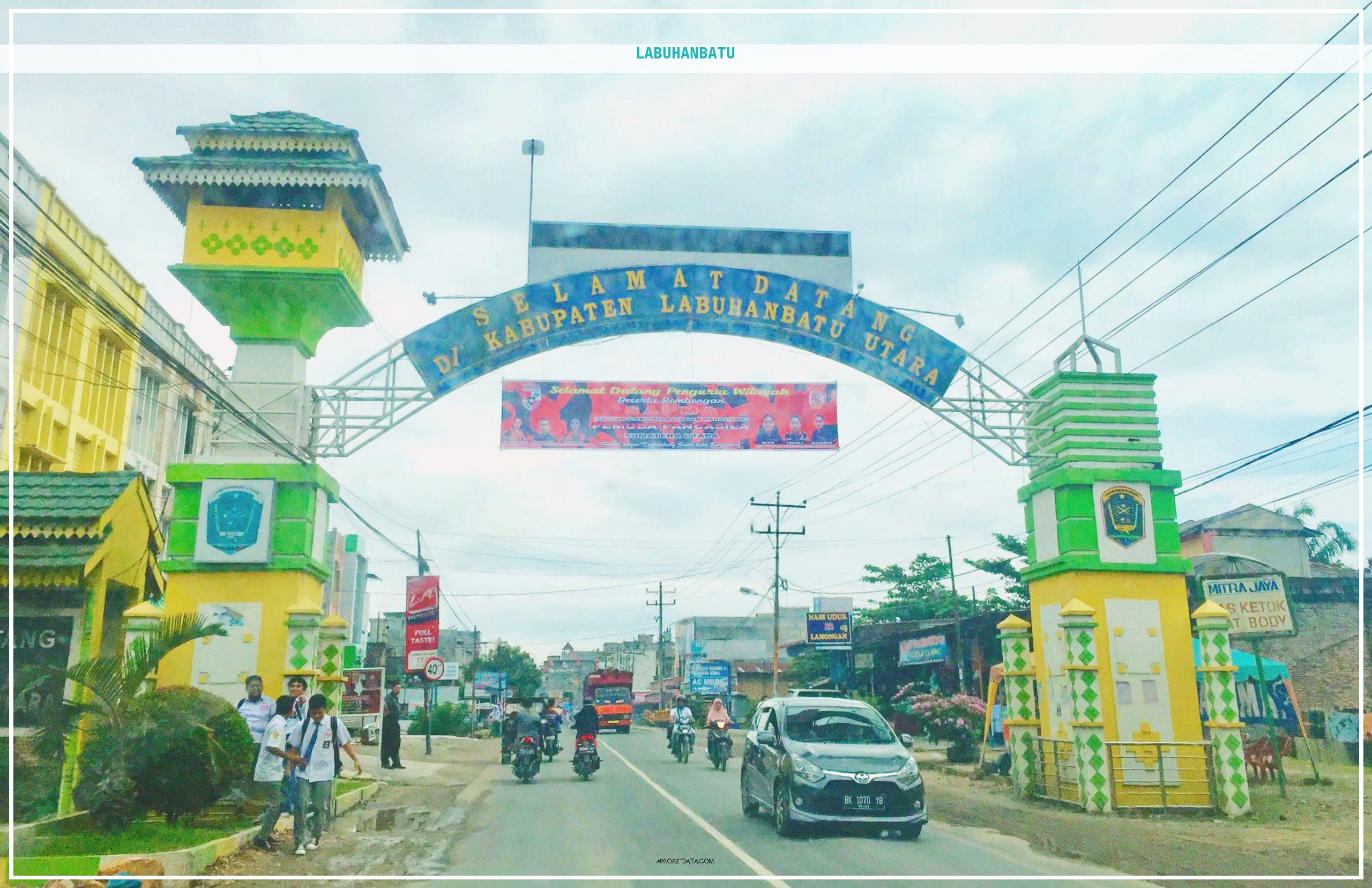 Kesempatan Kerja Di Wilayah Labuhanbatu Saat Ini. Sumber : Https://commons.wikimedia.org/wiki/file:welcome_gate_to_labuhanbatu_utara,_sumatra_utara_(asahan-labura)_01.jpg