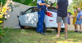 Car Insurance In Boundary Id Dans Policeman and Property Owner at Scene Car Accident where Car Has