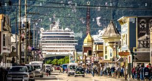 Small Business software In Skagway Ak Dans Skagway Alaska In June, Usa northern town Near Canada Stock Photo ...