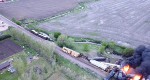 Union Ia Car Accident Lawyer Dans Train In Iowa Hauling Hazardous Materials Derails, Catches Fire ...